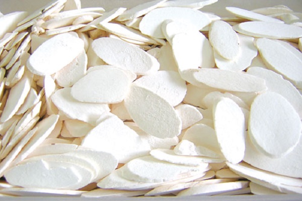 Cát căn có vị ngọt, cay, không độc, tính bình