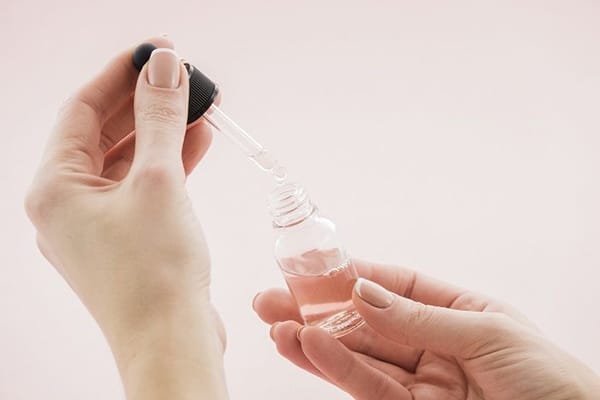 Những lưu ý khi sử dụng serum trị mụn
