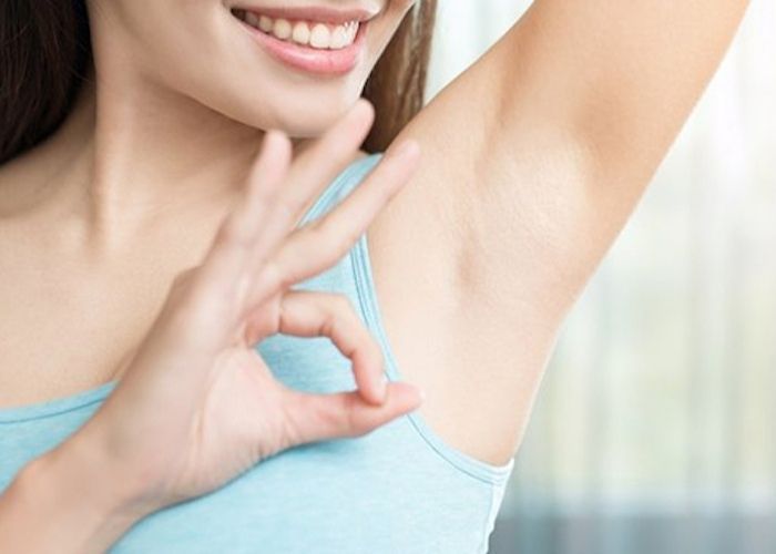 Cách trị mụn đầu đen ở nách
