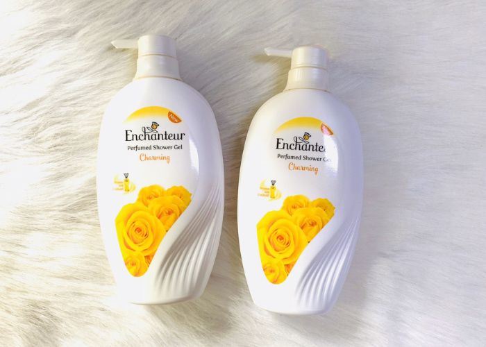 null Review sữa tắm Enchanteur có tốt không?
