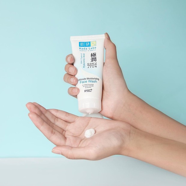 Hada Labo Gokujyun Hyaluronic Acid Foaming Facial Wash