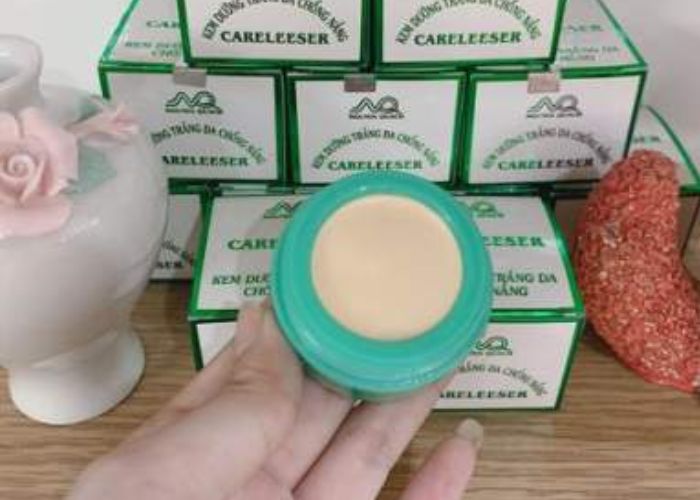 Review kết cấu kem chống nắng Careleeser có tốt không