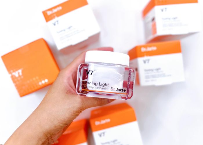 Kem V7 kết hợp với serum gì