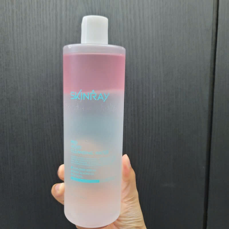 Review kết cấu nước tẩy trang Skinray Cleansing Water có tốt không