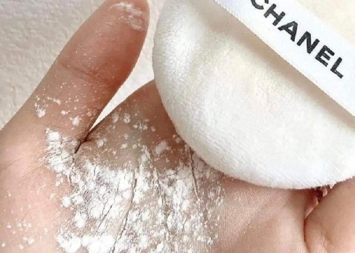 Cách sử dụng Phấn phủ bột Chanel tone 10 hiệu quả
