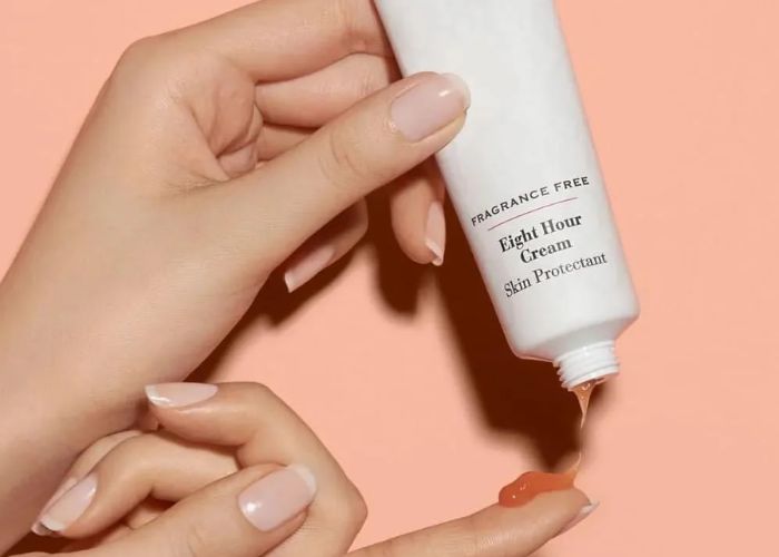 Son dưỡng môi Elizabeth Arden nổi tiếng với kết cấu mềm mịn, ẩm mượt