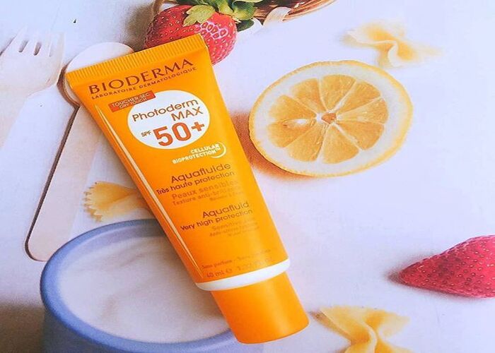 Kem chống nắng Bioderma Photoderm Max Aquafluid không chhuws hương liệu