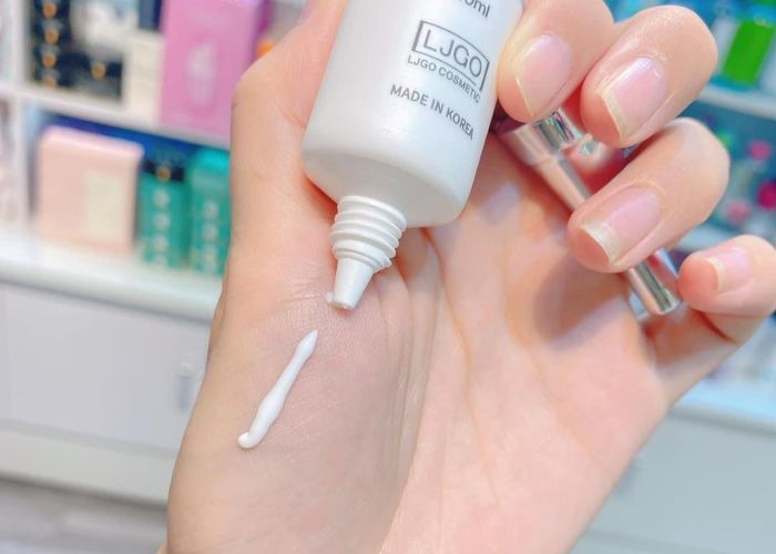 Kết cấu Kem mắt Cha Skin Eye Cream có tốt không
