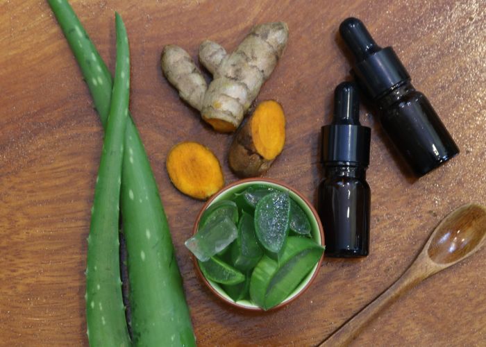 Review thành phần Serum trị mụn Trịnh Lan Anh có tốt không?