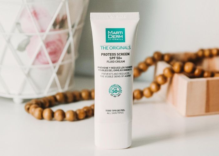 null Kem chống nắng Martiderm