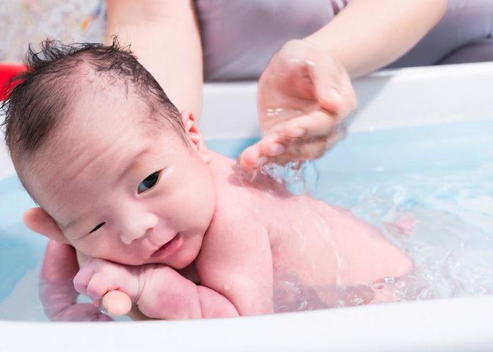 null Cần phải lưu ý khi sử dụng sữa tắm cho bé