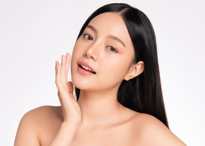 Da dầu có nên dùng serum dưỡng da không?