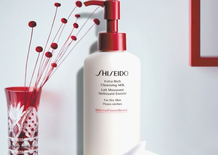 Sữa rửa mặt trị mụn của Nhật Shiseido Extra Rich Cleansing Milk