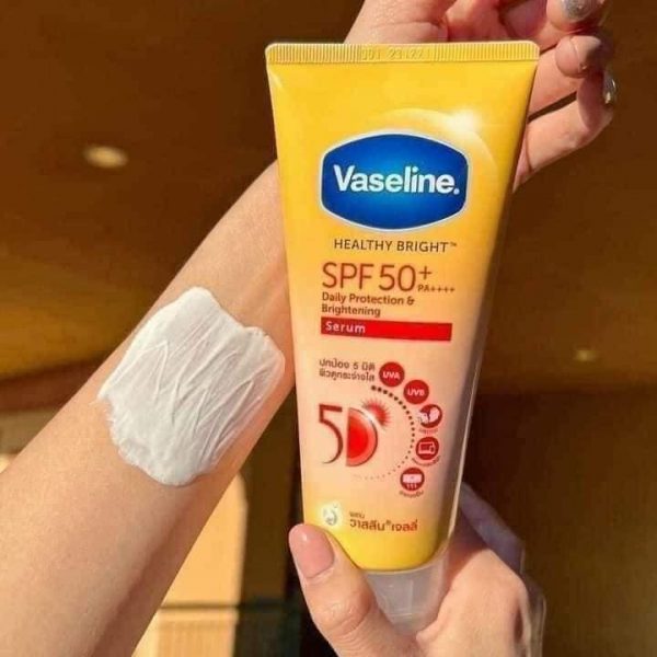 Review kết cấu kem chống nắng body Vaseline