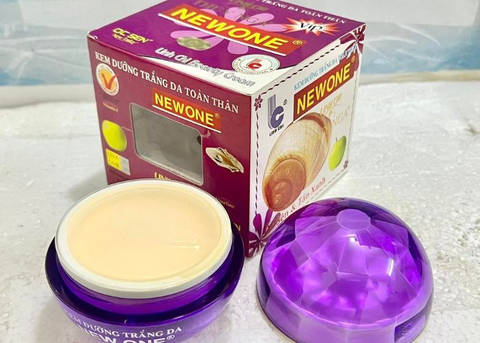 Kem dưỡng trắng da New One Linh Chi là một sản phẩm chăm sóc da đột phá