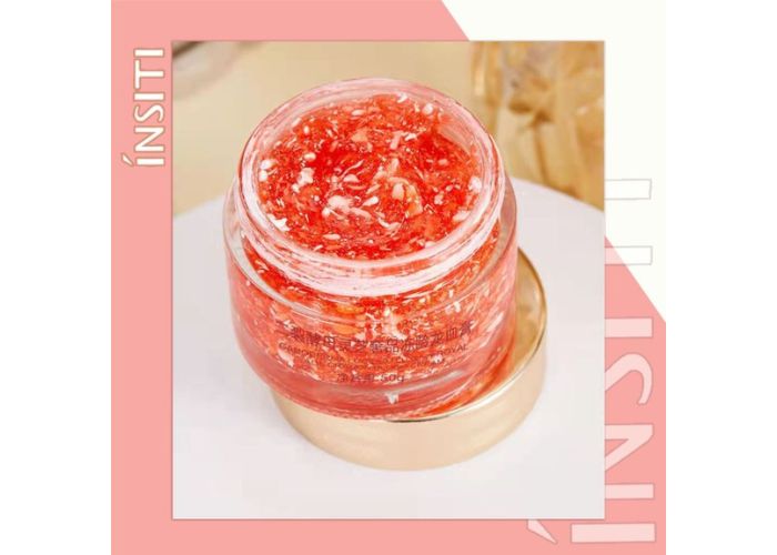 Bao bì của kem dưỡng da hoa anh đào được thiết kế đơn giản, sang trọng