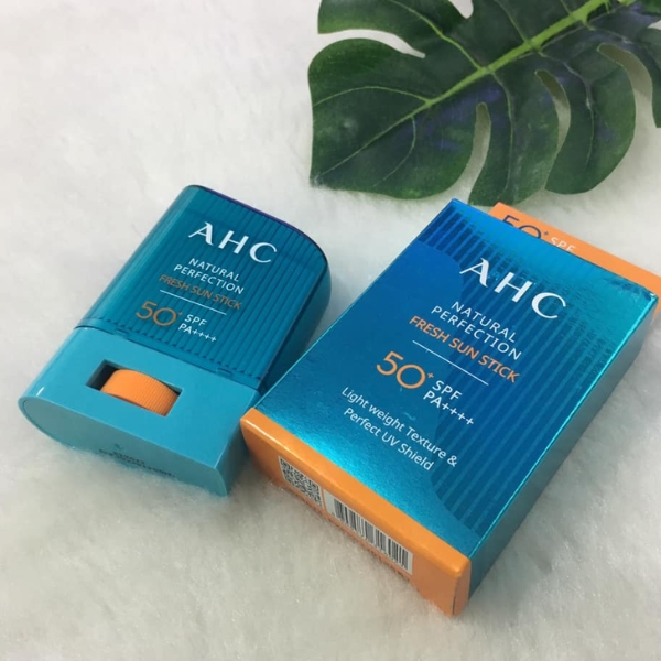 Kem chống nắng AHC màu xanh Hàn Quốc