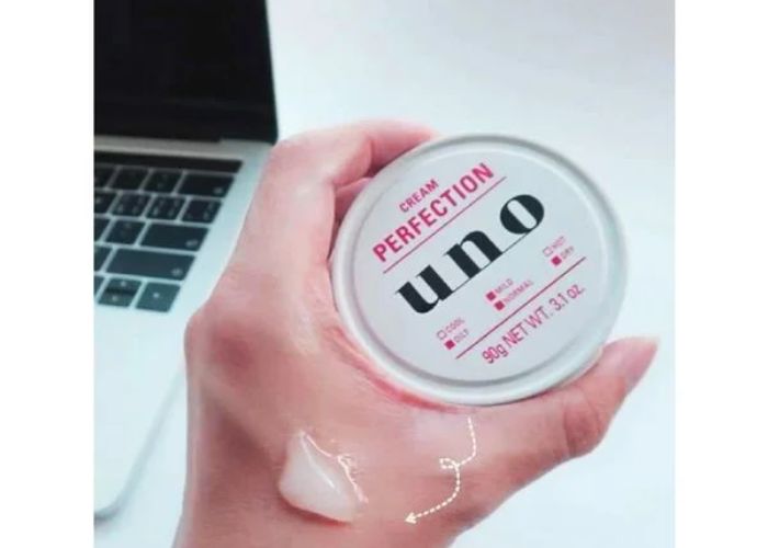 Kem dưỡng Uno có kết cấu mỏng nhẹ nhanh thẩm thấu vào da