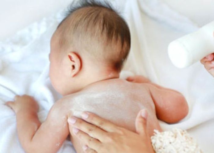 Phấn rôm có chiết xuất từ thực vật, có khả năng làm dịu da