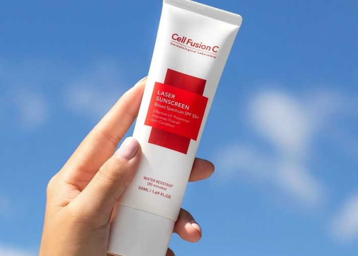 Kem chống nắng Cell Fusion C có thiết kế đơn giản và sang trọng