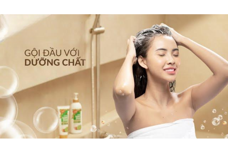 Dầu gội giúp làm sạch da đầu, dưỡng ẩm cho tóc, giảm gãy rụng tóc, ngăn ngừa tóc hư tổn
