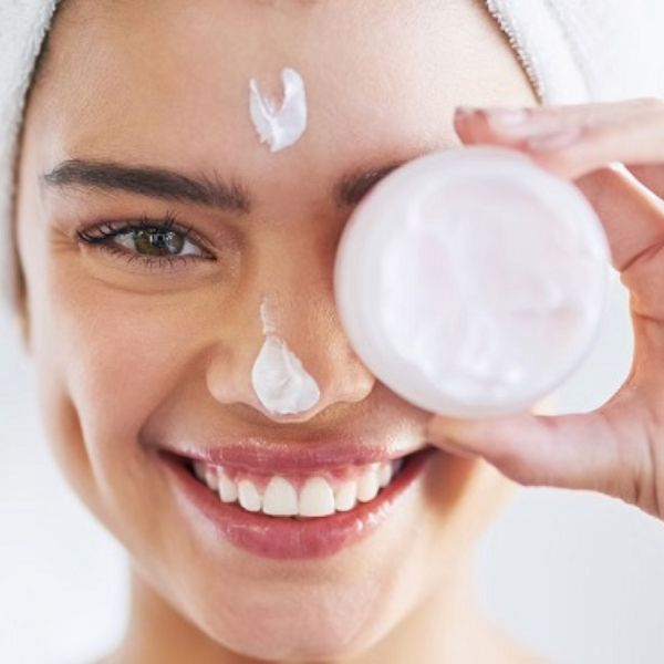 Top 12 loại kem dưỡng ẩm cho da dầu mụn của Nhật bán chạy nhất