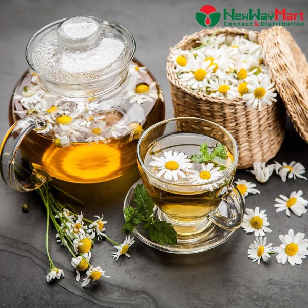 Chia sẻ cách rửa mặt bằng trà hoa cúc đơn giản và hiệu quả
