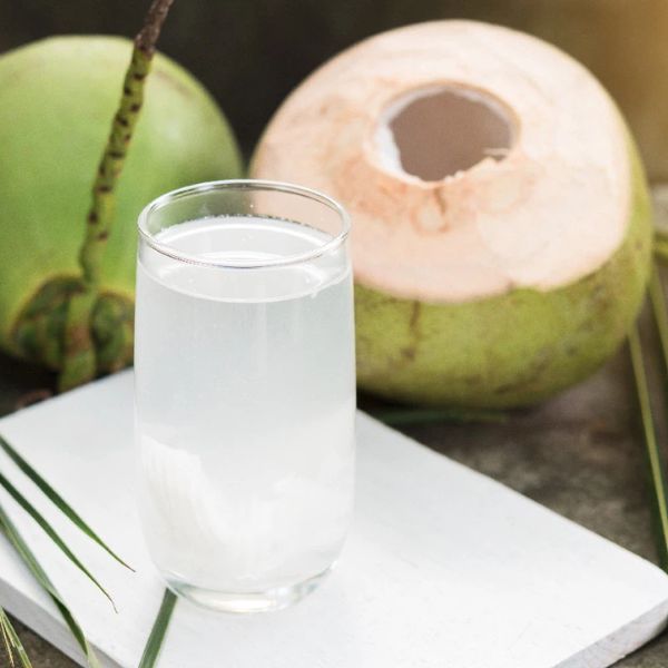 Tìm hiểu ngay: Trẻ 1 tuổi uống nước dừa được không?