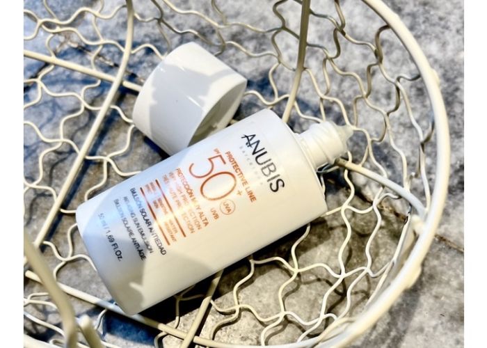 Review kem chống nắng Anubis có tốt không?